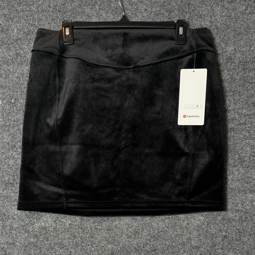 Lululemon Scuba HR Mini Skirt - Black Velvet - Size Large (L), NWT